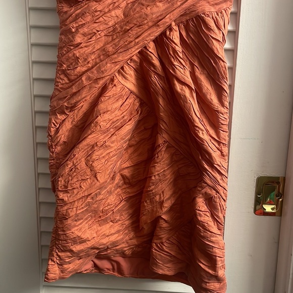 BCBG MAX AZRIA Evangeline Dress in Coral Reef-Size 6.Excellent Condition. - Picture 8 of 10